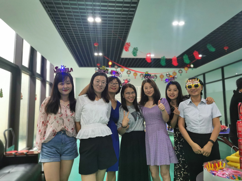 八月集體生日會 | 與久違的祝?；馃嵯嘧?  src="/uploads/allimg/210903/1-210Z3142306314.jpg" /></p>
<p><img alt=