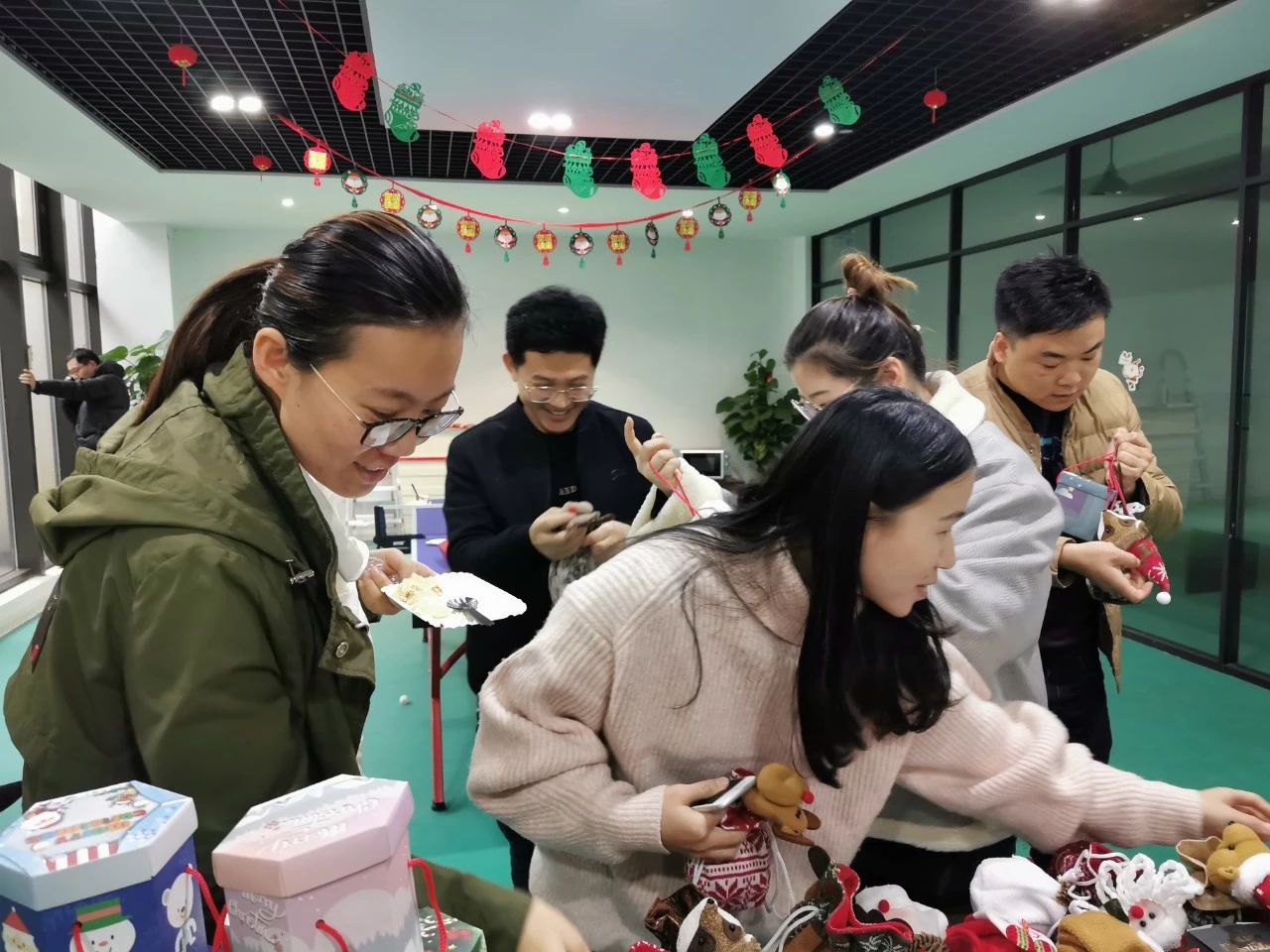 圣誕主題生日趴 | 濃情暖意平安夜，誕愿有你共前行