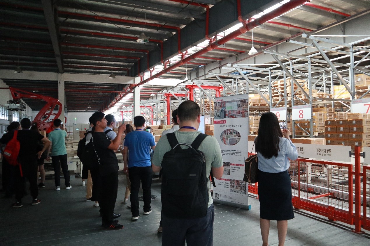 寶開集成服裝行業(yè)代表項目 | 波司登集團智能配送中心迎業(yè)內眾嘉賓集體參觀