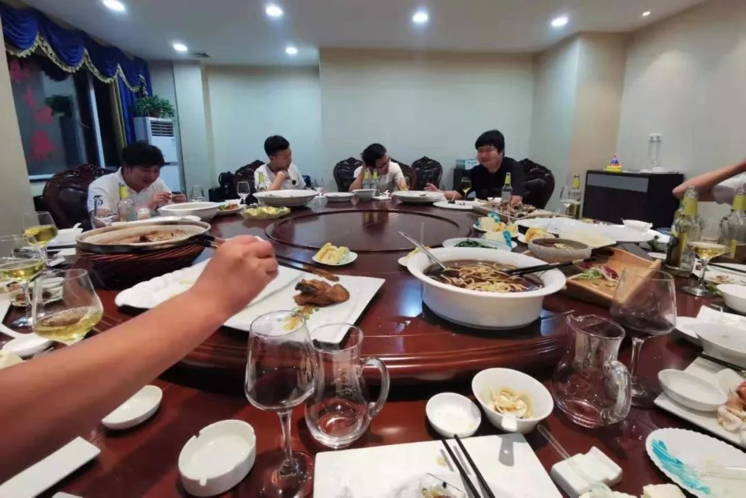 夏送清涼，集體慶生，慰問(wèn)一線 | 致我們的一線伙伴：辛苦了！